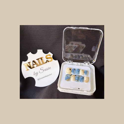 Azure Glow Press On-Nail Set