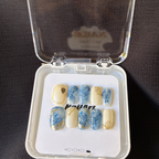 Azure Glow Press On-Nail Set