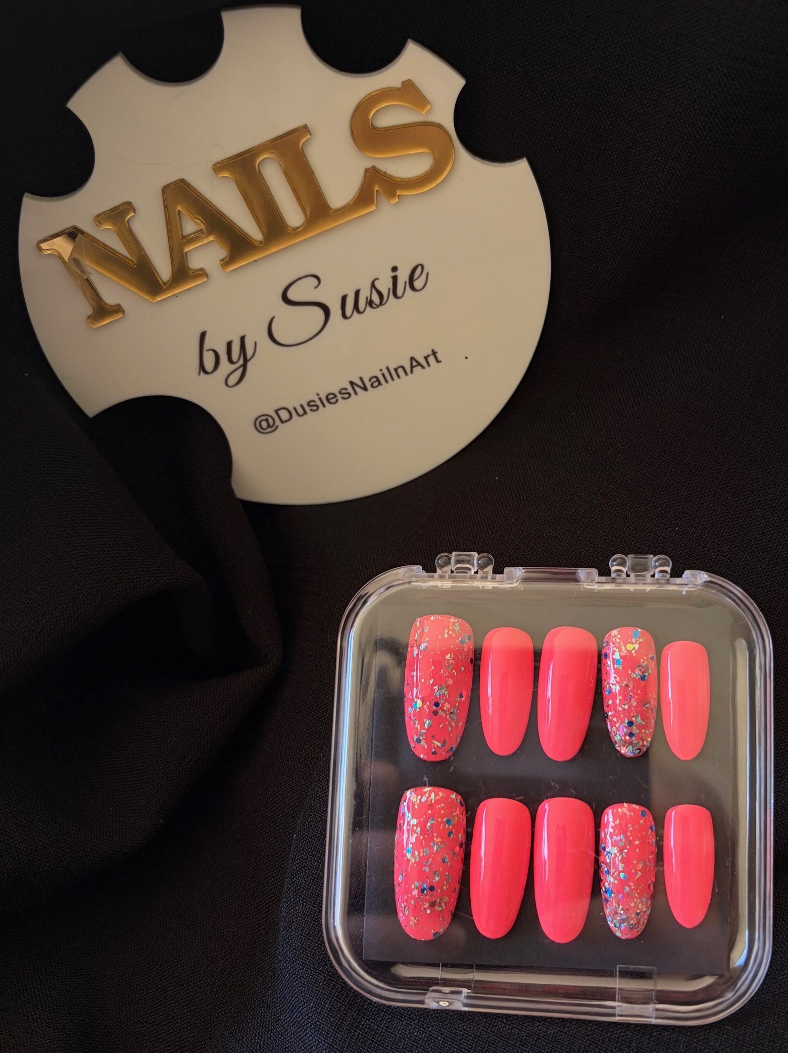 Coral Confetti Press On-Nail Set