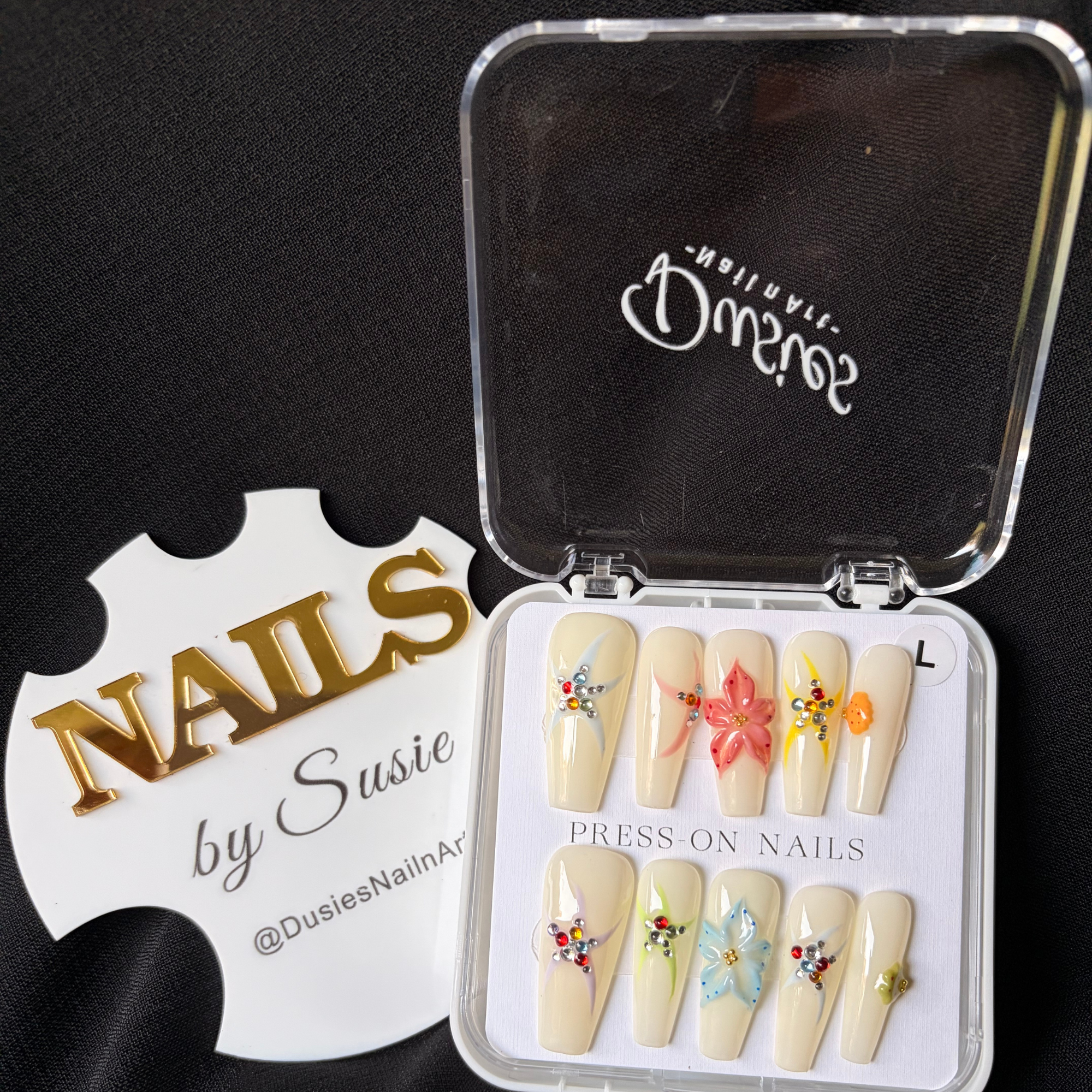 Petal Pop Press On-Nail Set