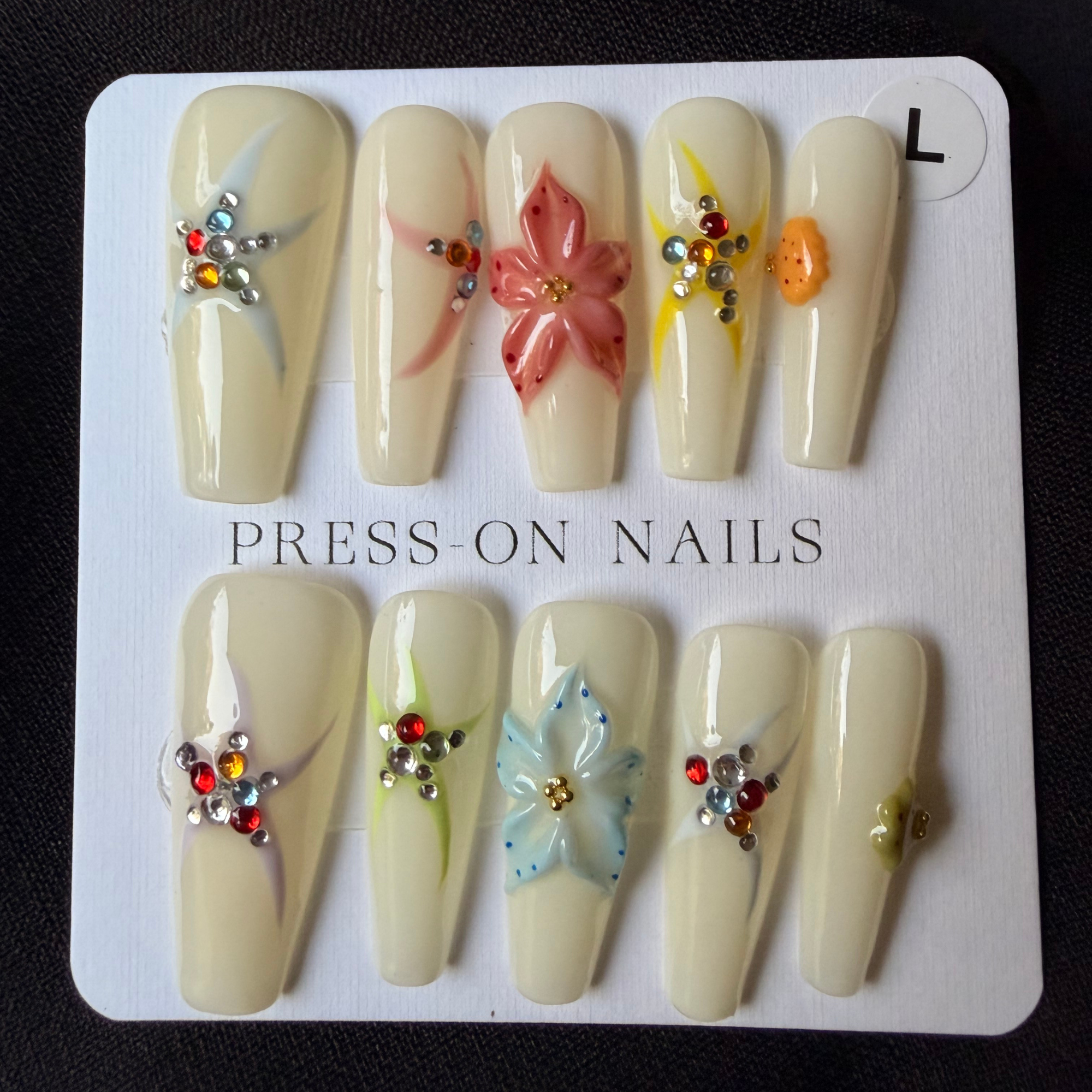 Petal Pop Press On-Nail Set